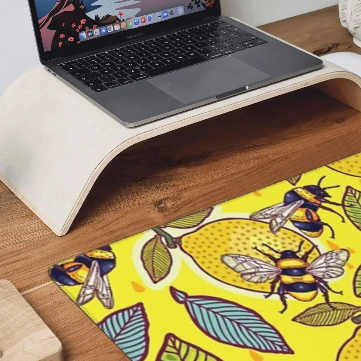 Yellow Lemon And Bee Garden La - Yellow Laptop Accessories avis et prix
